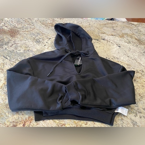 Shein Hooded Crop Top Black/White - Picture 4 of 5